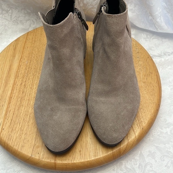 Blondo Liam Suede Ankle Booties Size Zip Open Toe Ankle Boot - Picture 4 of 11